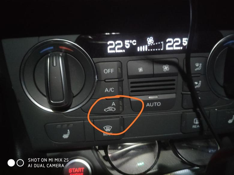 奥迪q3 提车Q3时候，销售小妹说该车默认是外循环，当时也没注意，后边发现Q3的循环按键的指示灯还有分上下指示。那是啥意思。