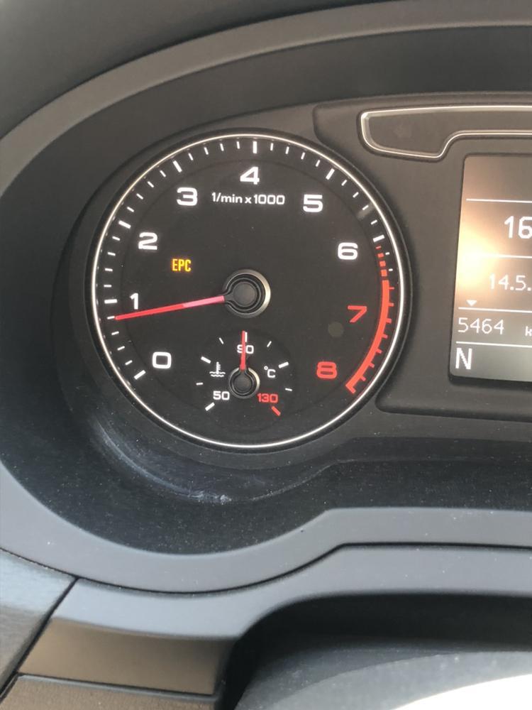 奥迪q3开了5000公里今天出现epc灯亮了，去4s店检查说燃油传感器出现问题了，请问新车怎么出出现这样的问题呀？