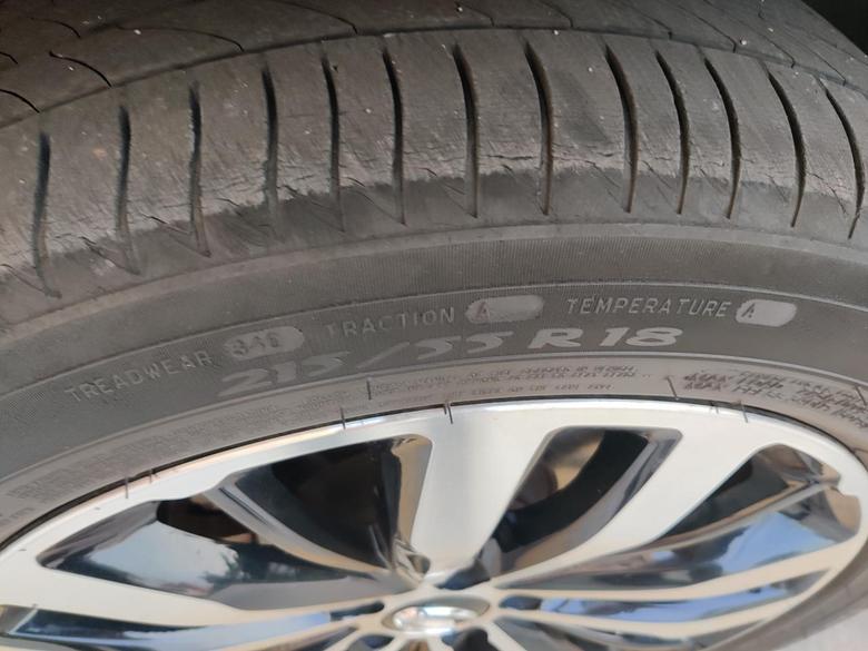 传祺gs4 四年多原车米其林轮胎有很多细裂纹，请问大家换过轮胎的，换了什么轮胎性价比较高的？