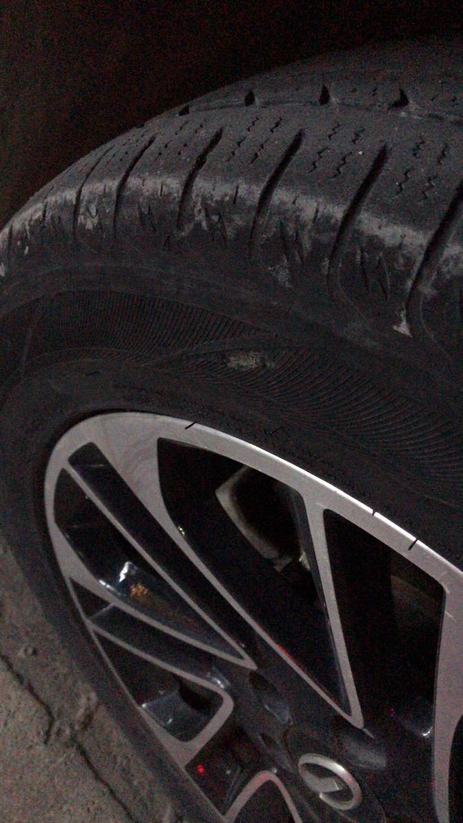 传祺gs4 车胎侧面破了一小块，需不需要换车胎？