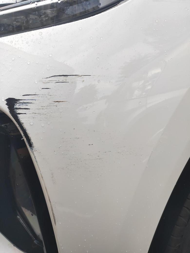 传祺gs4 GS4新车，左前叶子板被刮伤了，补下漆要多少钱？懂的老司机帮忙看看！