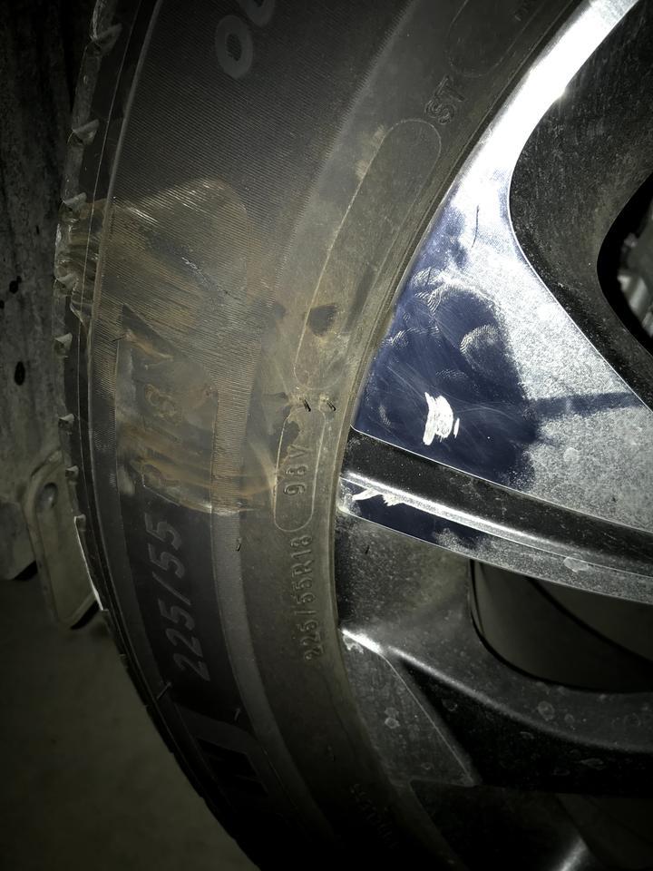 传祺gs4 问今晚不小心把轮毂给刮花了轮胎壁也有伤，请问轮毂可以修复不？？（晚上光线不好）