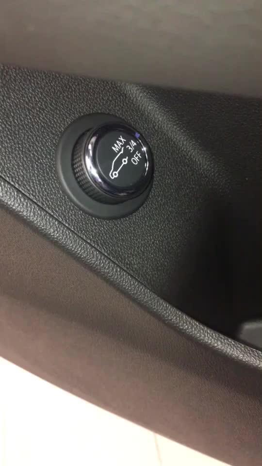 有没有人知道凯迪拉克XT5车门上这个旋钮是干嘛的？