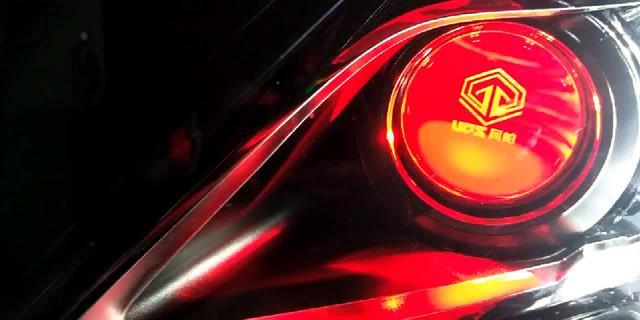 凯迪拉克XT5升级阿帕6PLUS（进口欧司朗光源）透镜自带logo配红色恶魔眼漂亮