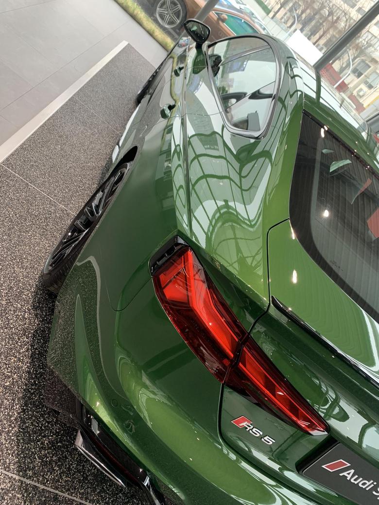 奥迪a5 RS5这个绿色太好看了
