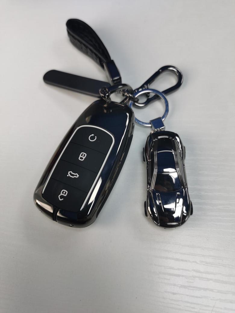 瑞虎8 plus 车钥匙是真的大。。。