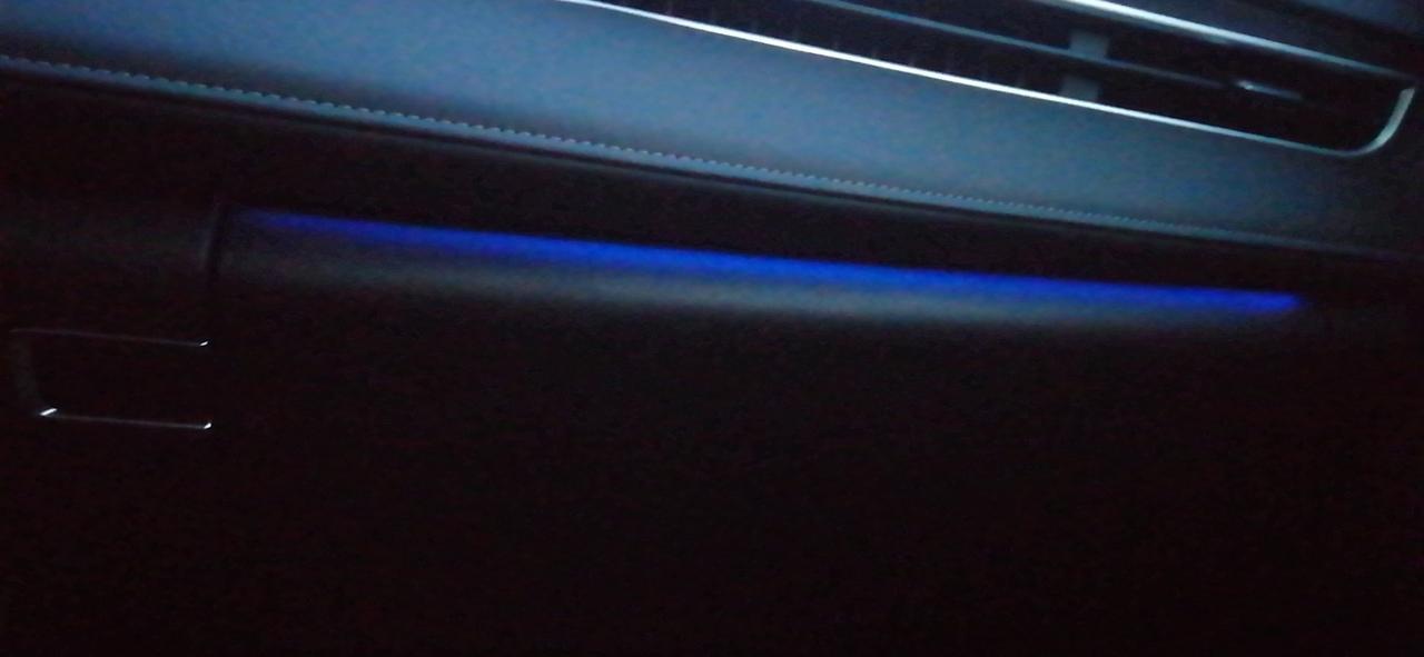 瑞虎8 plus 奇瑞瑞虎8plus的氛围灯是不是只有副驾储物盒那块有氛围灯，其他地方没有呢？？