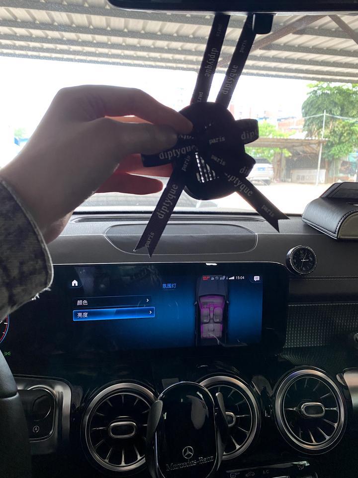 奔驰glb如何连接carplay啊，第一次通过有线连接iphone的时候提示可以启用carplay，因为在开着车就点了稍后设置，现在不知道怎么调出来了