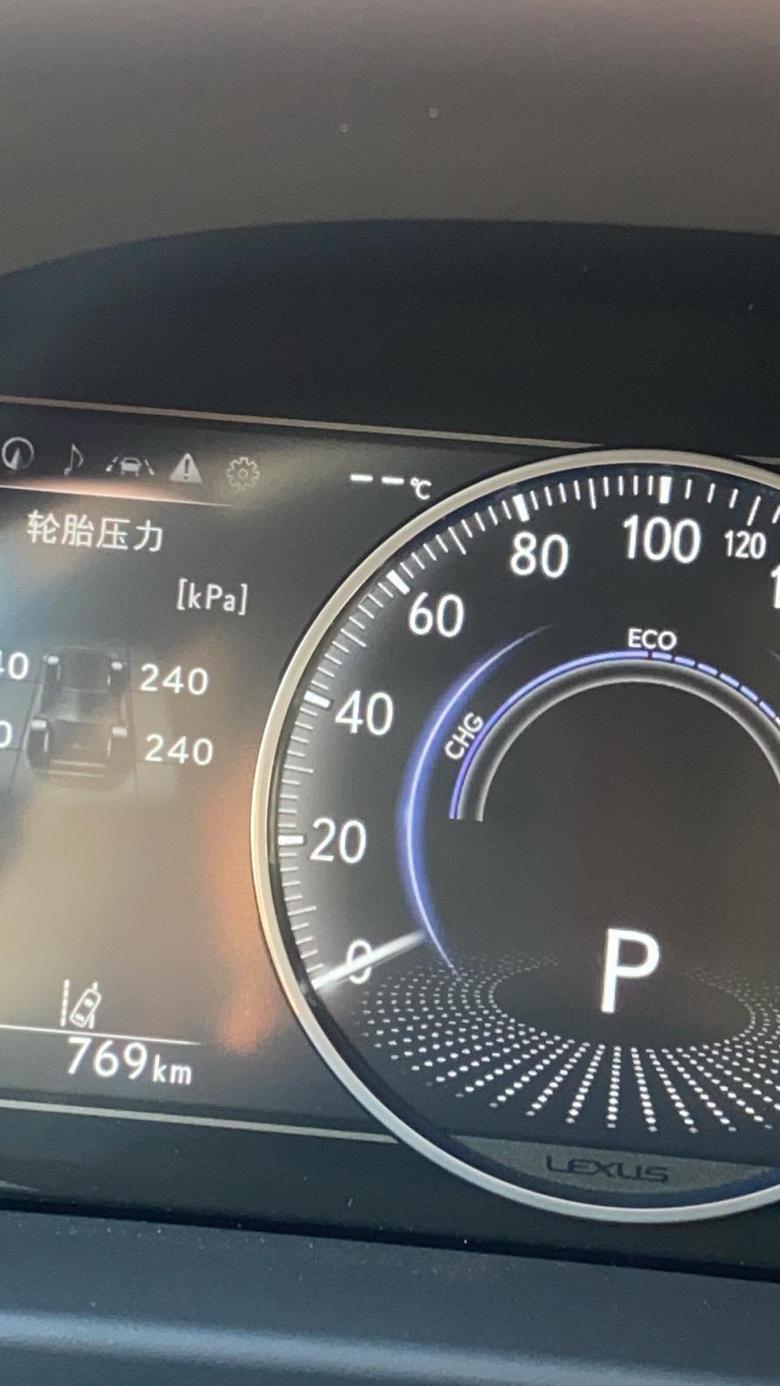 雷克萨斯es 21款300h刚提车几天，车外温度显示--C，这是什么情况呢？难道是故障了吗？