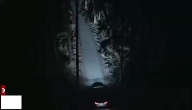 宝马7系 哈哈～夜晚行车！够亮才能提前做出反映！你可以没有自动驾驶模式，但必须要有够亮的灯！