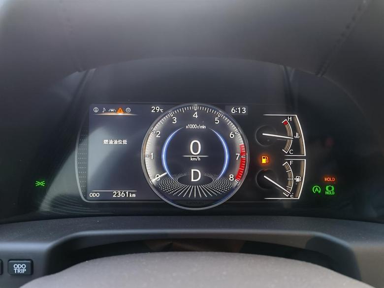 雷克萨斯es 为什么我的es200每次提示没油了，去加油站只能加30多升啊，油箱不是61升的吗？