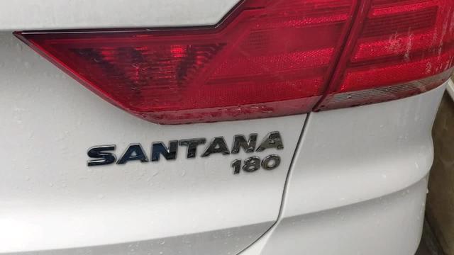 大众桑塔纳，虽然是名字相同，早就不是原来的车型了！继续加油！