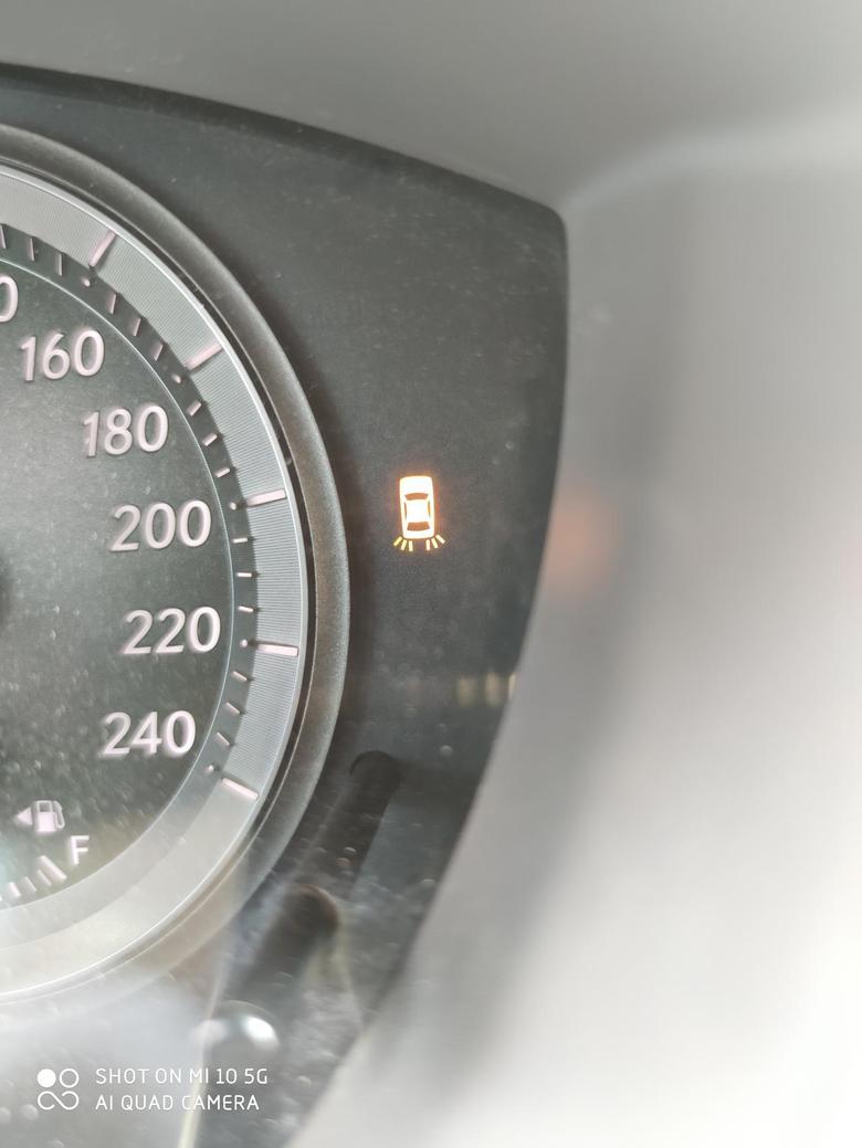 雷克萨斯es 车里故障灯亮了不认识车型es350有知道这是什么灯怎么解决的朋友么