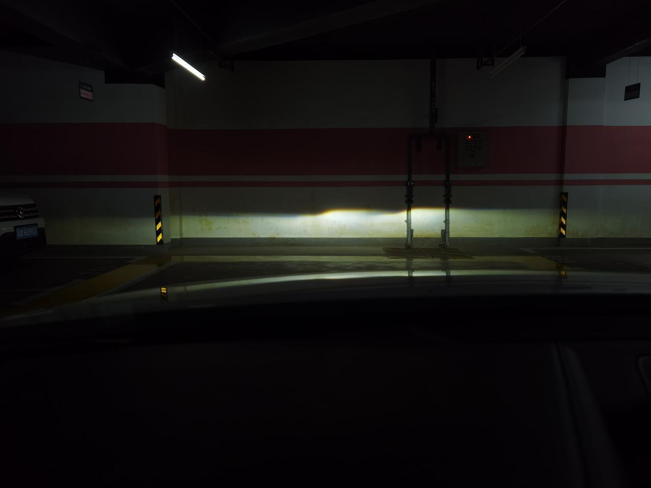 雷克萨斯es 车灯近光灯左右射距不一样，这是啥
