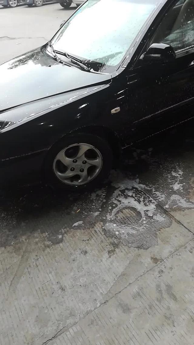 伊兰特 自己的车自己洗