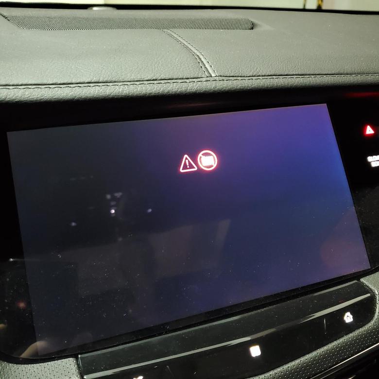 凯迪拉克ct6 各位CT6车友:有没有碰到过倒车时，360°倒车影像不显示图像的情况，开车过程中屏幕提示过安装行车记录仪SD卡，二者之间有没有关联？