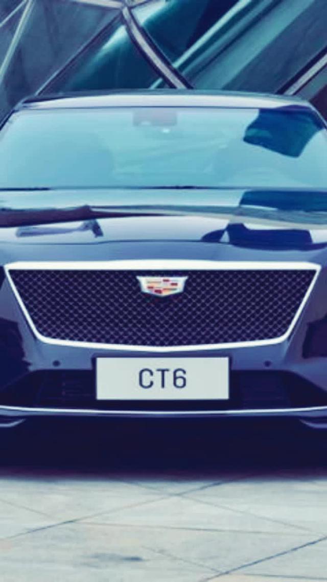 凯迪拉克CT6被誉为“最美运动感十足的D级车”，星空状中网，犀利的大灯，10.2英寸液晶屏，颜值超高