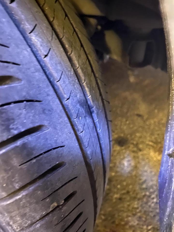 雷凌 后车胎有一个大石子，卡在了，开了将近2个小时才发现，总担心轮胎，大家觉得有事吗？