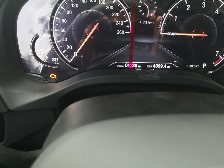 宝马x3 车友们，28新车刚4000公里发动机故障灯亮了，电脑检测是油箱排气阀故障，有没有车友遇到同样的问题，咋解决的，在线求助!