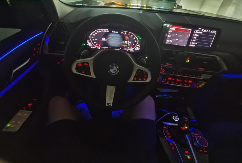 宝马x3 今天刚提车，就刷了M仪表盘、宝华韦健效果（亲测有效））、解除行车视频限制、启停、开门一键升窗不中断、氛围灯、急刹高位刹车灯闪烁和双闪、M开机动画