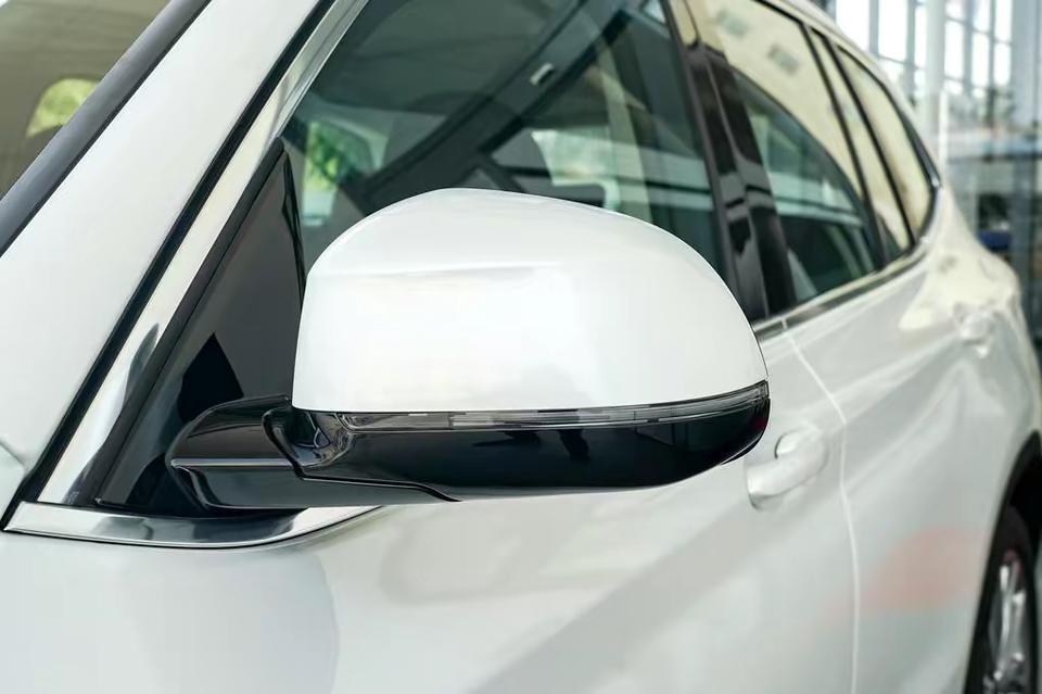 宝马x3 后视镜和车窗框之间的胶条容易被损坏吗？