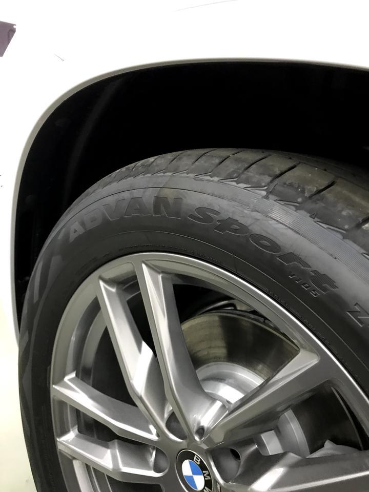 宝马x3 今天车到了看车，轮胎品牌是ADVAN，这是宝马原厂的吗？