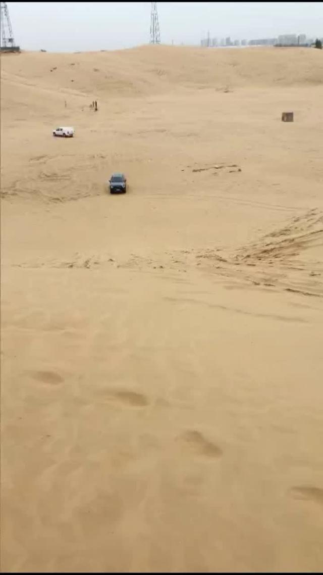 哈弗大狗 动力没问题，今天在毛乌素沙漠冲沙，在场有帕杰罗三菱霸道。它们可以上去的大狗2.0田园犬也没问题