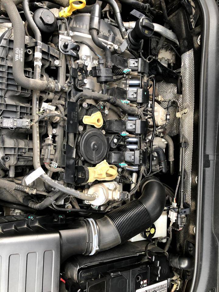 高尔夫 请教三代888发动机高压油泵接口处有些许渗油，是否正常？还是故障的预警？