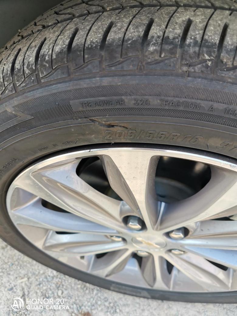 各位车友：科鲁泽2020款1.5悦享版轮胎是什么牌子的。换一个要多少钱？