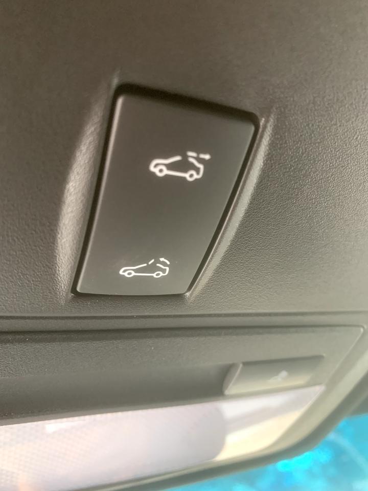 科鲁泽 哪位大佬知道这两个按钮是什么？