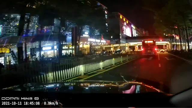 小鹏汽车p7 车友群刚出的视频，各位车友斑马线路口要注意安全。