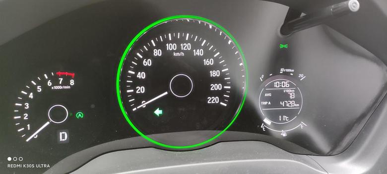 缤智 行驶中右面的绿色的大灯指示灯一直亮着，只有停车才能解除，大白天的我怎么才能手动关闭。