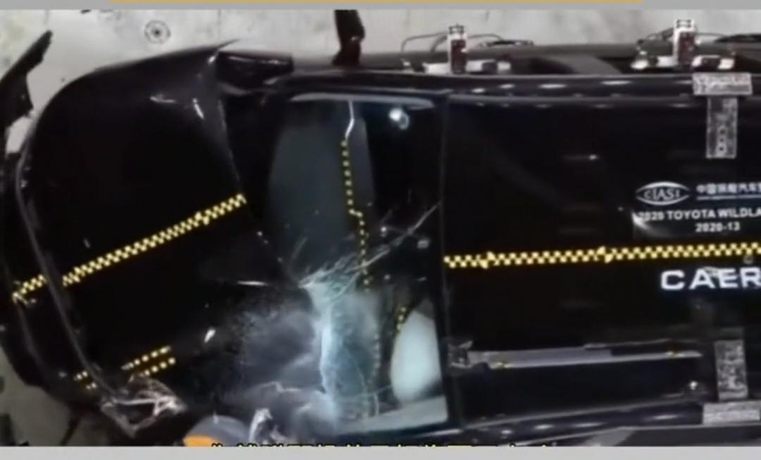 威兰达 中保研碰撞测试中引擎盖给挡风玻璃划开了那么大一道口子，有点可怕啊