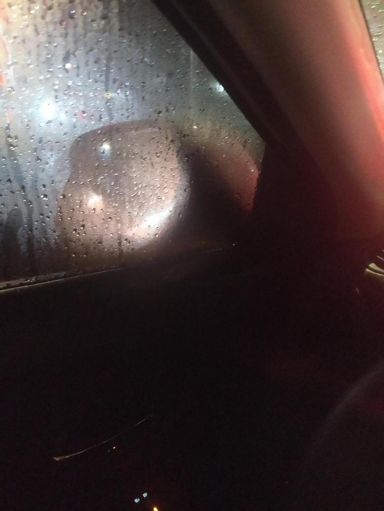 缤智 下雨天，窗起雾，后视镜有喷雨敌了，窗应该不适合喷所以没喷，老司机们有解决窗起雾办法吗