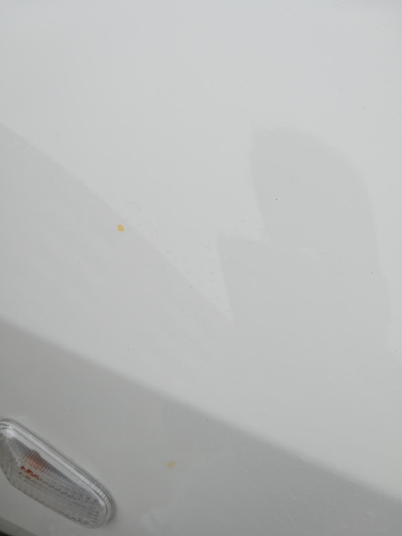 提车半个月后的缤智，白色漆上面的黄点怎么那么多？怎么处理掉？