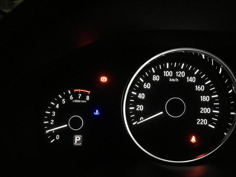 本田缤智1.5T精英版打着火水温指示灯会显示蓝色这正常吗？行驶一两分钟水温的会自动熄灭