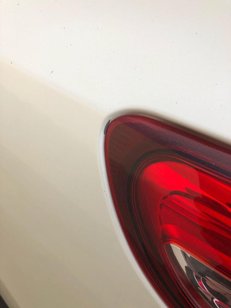 逍客 你们车后尾灯附近掉漆怎么处理的？？