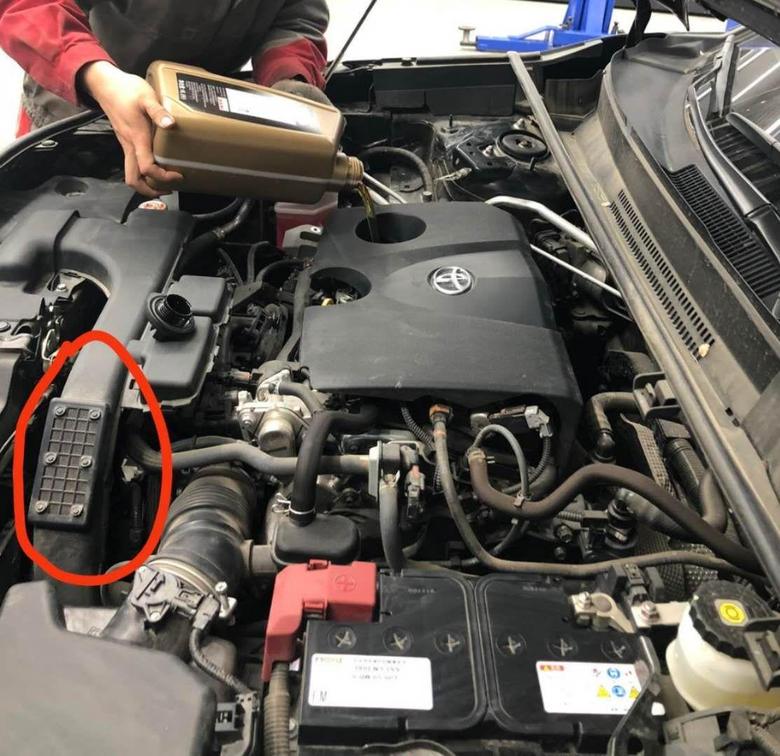 rav4荣放 请问红圈里是什么有什么作用？还有发动机上哪个位置是高压油泵，听说高压油泵容易异响。在纠结要不要入手。