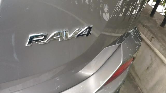新款RAV4荣放，有些稳重，有些时尚，最根本是质量稳定，不错不错！