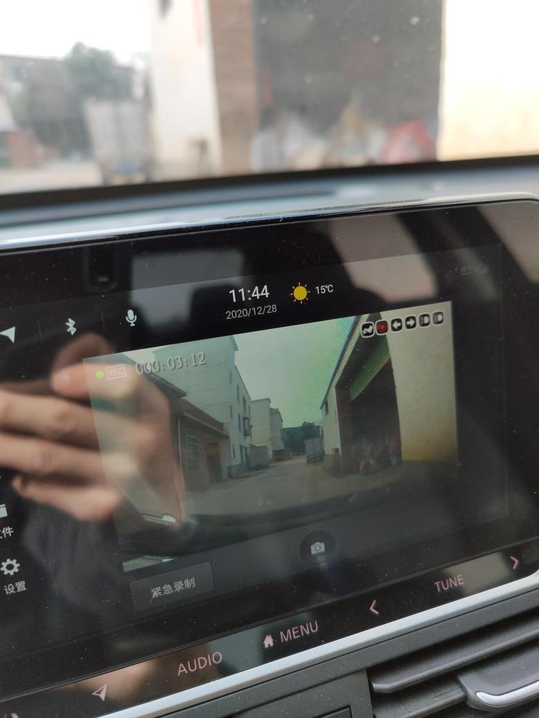21款舒适天籁行车记录仪设置1080p怎么还是那么模糊路过个车车牌都看不清是记录仪的问题还是屏幕显示不好求问