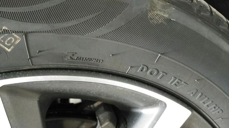 帝豪 刚买的车，回到看到轮胎的生产日期，这个是吗，19年的车轮胎12年的？除了这个其他也不像是生产日期啊
