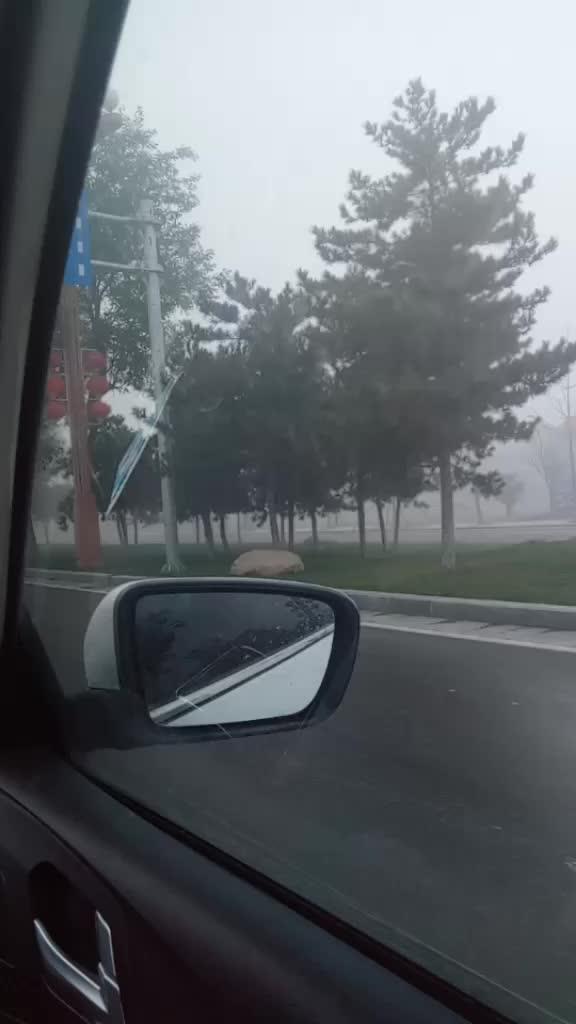 帝豪 这雾霾天开车真是不好开呀！