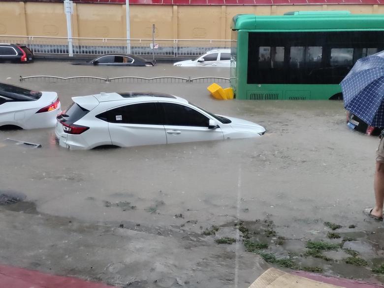 本田xr v 郑州昨天的水可太大了，车停在路边两个小时水都快淹到门把手了，请问这种情况报完保险，修的时候有啥要注意的？