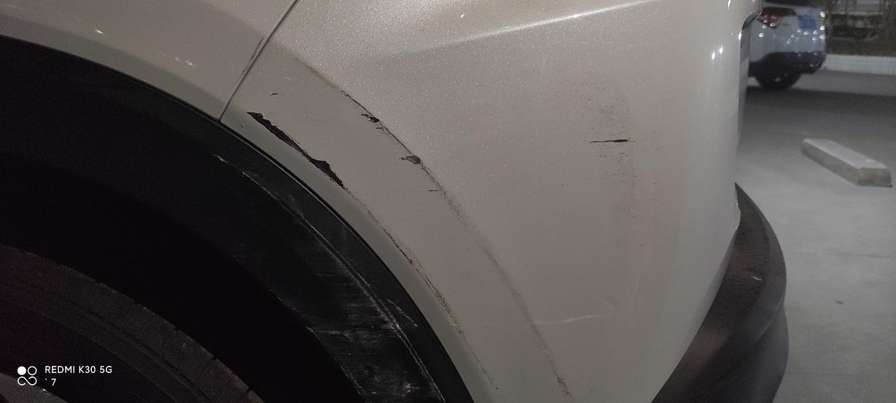 本田xr v-半个月的新车这样被刮到，去补漆啥的得多少？