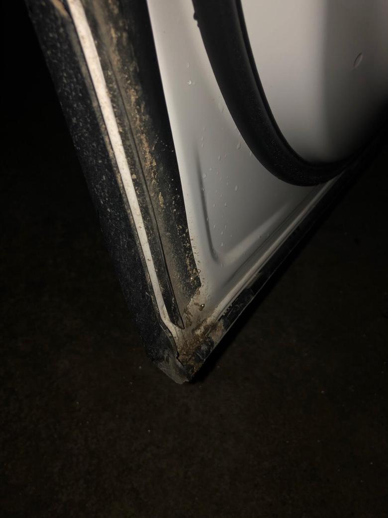 途岳 车友们你们的的车有没有后门下面会进泥沙。