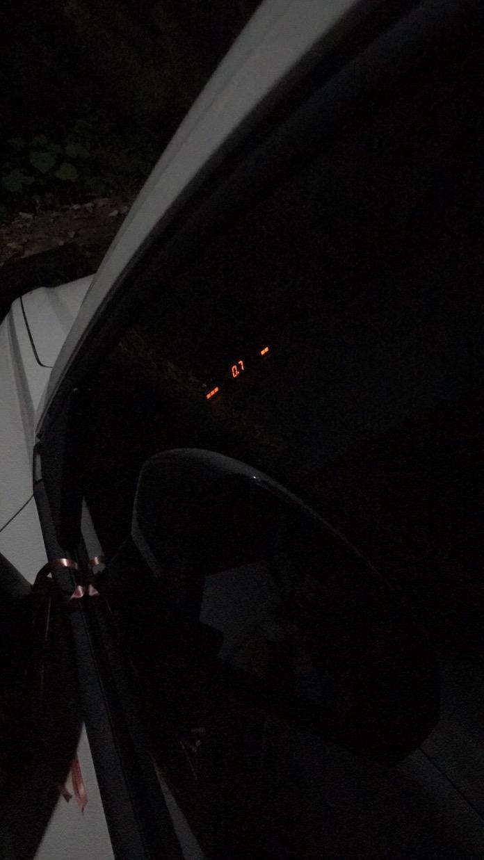 途岳加装了前车雷达，停车熄火时，有障碍物雷达还是在显示数字（图一）。。。（图二）是没有障碍物，但是灯还是会亮。都是一直亮着的！那位大神知道是怎么回事，这样会消耗电吗？是正常现象吗？？