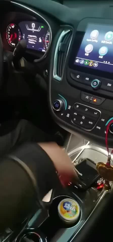迈锐宝xl 你们的CarPlay会不会出现这样子的情况，就是打火自动连接之后屏幕黑屏，然后就再也点不进去了