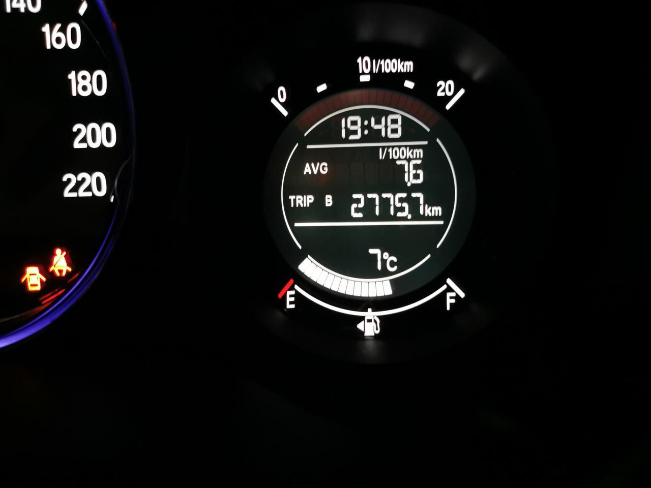 本田xr v 车友们这个那个是百公里油耗一个7.6一个7.9有点懵??