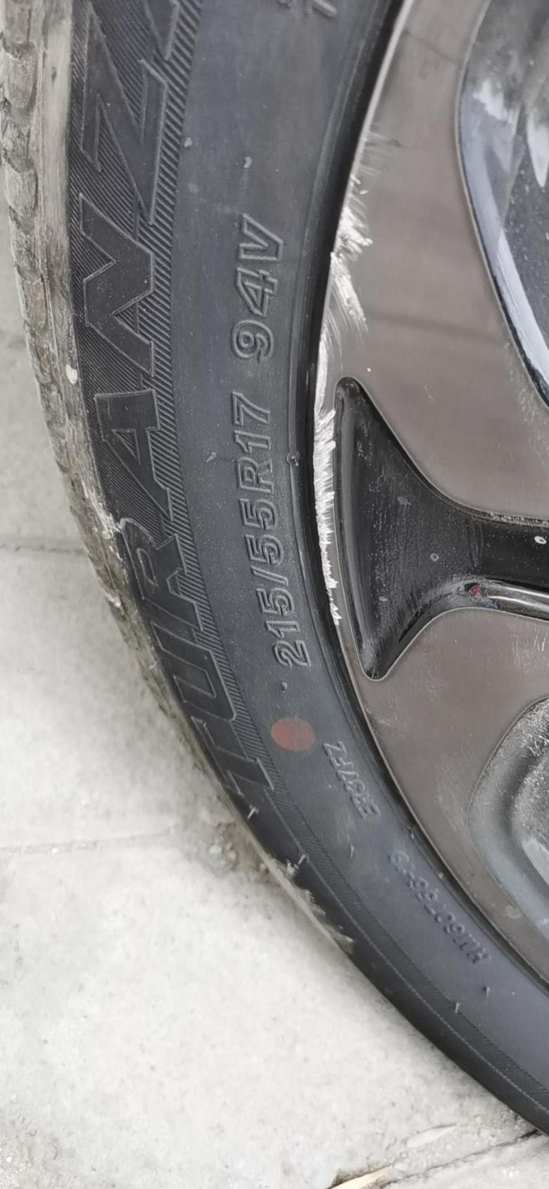 本田xr v 2019年的车，四个轮毂边缘已经都刮花了，前两天右前轮毂边缘还磕了一块，轮胎也换了一条，这个轮毂需要更换或修补吗？轮毂修复一般多少钱啊？