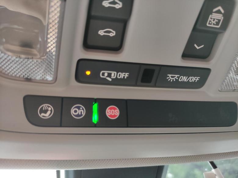 迈锐宝xl 请问左边亮黄灯的按键是什么作用啊？还有右边的车内灯光只能是手动的吗？